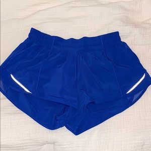 blue lululemon hotty hot 2.5” shorts